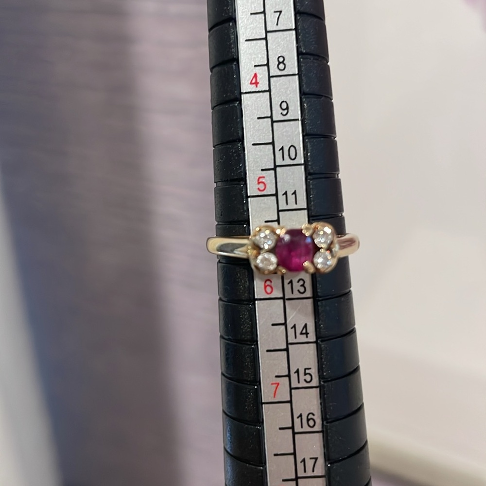 Vintage ruby/diamond 14k ring size 5 1/2